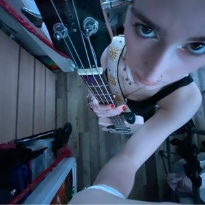 Meet your Posher, Danika